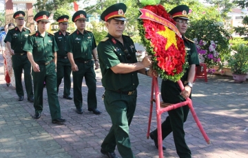 Company 319 Central / TCT 319 BQP: activities to mark the 70th anniversary of war invalids, martyrs