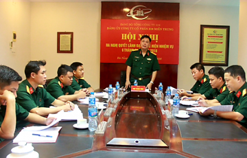 319 Mien Trung / TCT 319 Joint Stock Company: Organizing the Party Committee's Conference and summing up the tasks in the first 6 months of 2018.