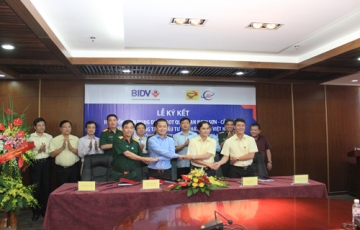 Credit contract signed BOT National Highway 1A Credit contract signed BOT National Highway 1A